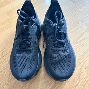 Women’s Black Running Shoes